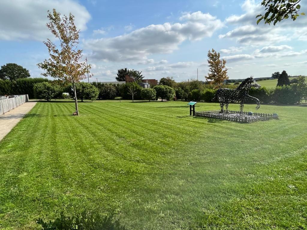 Lionheart Large Luxury Lodge - Sleeps 10- Dog Friendly,Near Sherwood Forest At Fairview Farm Nottingham Great For Family Gatherings ,Groups ,Parties المظهر الخارجي الصورة